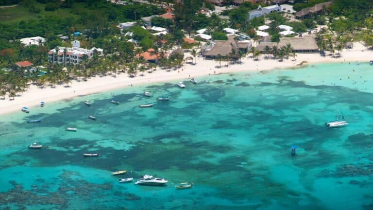 Riviera Maya vs Sayulita Real Estate: Which One Is Better for Investment and Lifestyle?
