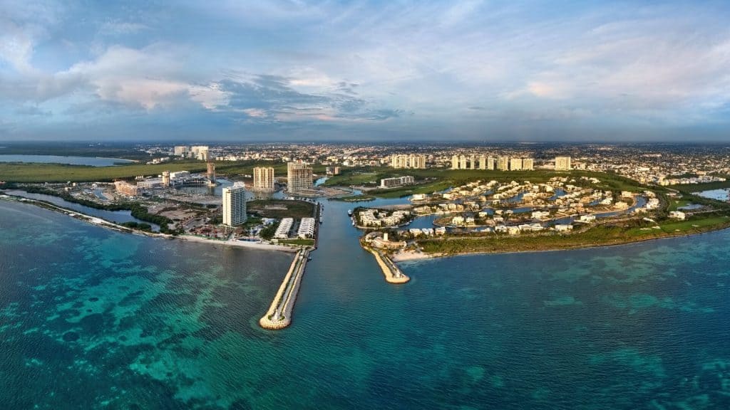 Puerto Cancún marina luxury real estate